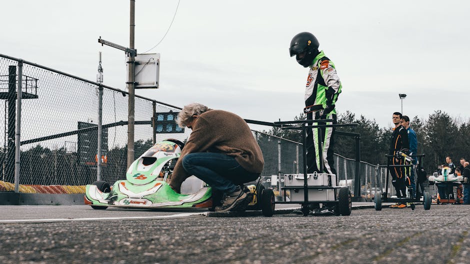 Bana med publik och deltagare i rörelse